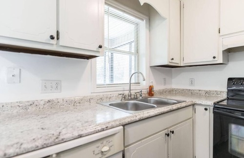 Macon House | Rare Gem Chic Contemporary 2BR/2BA Home mins to major conveniences.Pet Friendly!