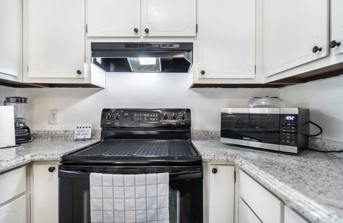 Macon House | Rare Gem Chic Contemporary 2BR/2BA Home mins to major conveniences.Pet Friendly!