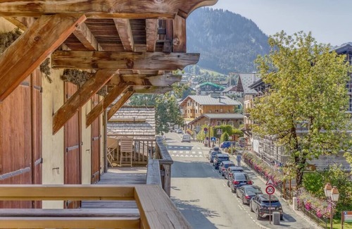 Megeve Apartment | Rare. Megève pedestrian apartment, with parking!