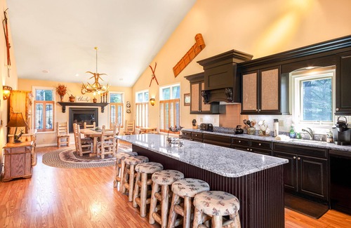 Lake Harmony House | Rare mountain & lake view home with hot tub, beach/pool access - walk to lifts