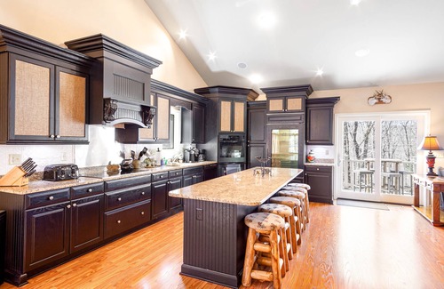 Lake Harmony House | Rare mountain & lake view home with hot tub, beach/pool access - walk to lifts