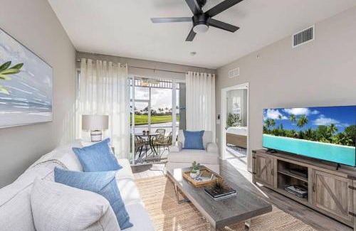 Naples Apartment | Rare New 2 bed 2 bath Golf View in Naples