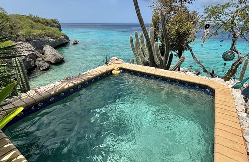 Bisento Cottage | RARE-ON THE BEACH. Couples only. Private, Surrounded by nature. ZEN ALL DAY LONG