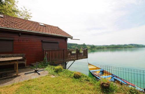 Aiguebelette-le-Lac Ski Chalet | Rare petit chalet sur le lac barque à rames clim
