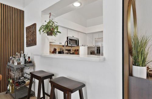 Palm Desert House | RARE Poolside - LUXE 1BR King, Pool, EV station