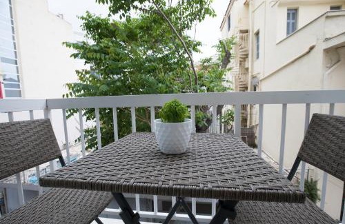 Plaka Apartment | Rastoni Athens Suites near Acropolis at Tsatsou street