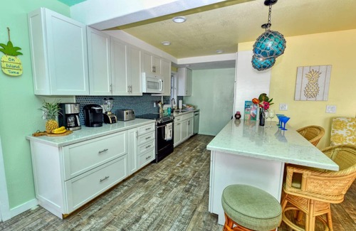 Kailua-Kona House | Rated 10 Stars Stunning Oceanfront Pool 4Bdrm Priv Home Ironman 7 nts Walk2Town