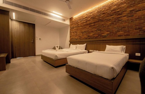 Teynampet Hotel | Rathna Residency