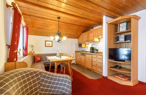 Ruhpolding Apartment | Rauschberg 50 to 60 sqm, balcony, kitchen, 1 bedroom, 1 living room, WLAN, 4 p.