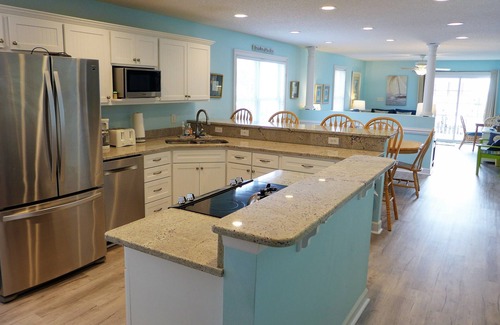 Garden City House | Rave reviews, second row, ocean view, free heated pool, dogs, beach equipment.