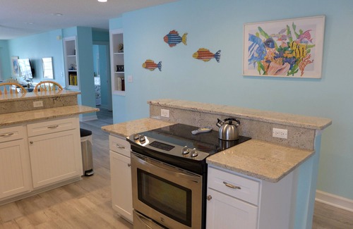Garden City House | Rave reviews, second row, ocean view, free heated pool, dogs, beach equipment.