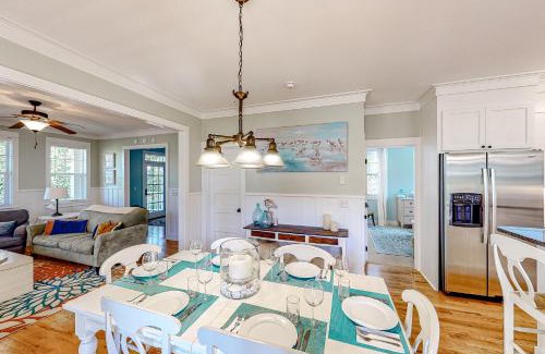 Nelscott House | Raven's Hideaway