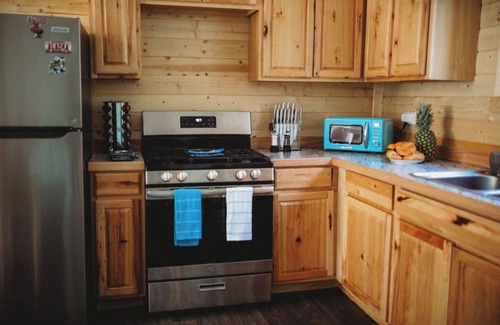 Fairbanks Apartment | Raven's Pine Suite #6 AuroraGetaway