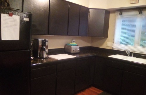 Spenard Apartment | Raven Song Midtown - 3 BDM, 4 Beds, Corporate or Vacation minutes to the airport