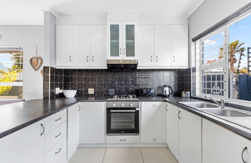 West Beach House | Ravens 17A - Three Bedroom House, Sleeps 6