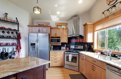 Packwood Cabin | Ravenwood | Rainier View | 1 Bed, 2.5 Bath