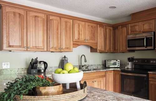 Lincoln House | Ravine Retreat - 5 BRs and 3 Newly Renovated Bathrooms!