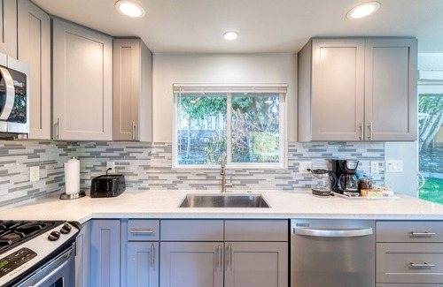 SeaTac House | Ravishing Rambler Home! Garage/Close to Airport