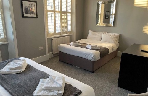 Holland Park Hotel | Ravna Gora