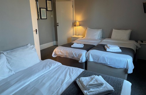 Holland Park Hotel | Ravna Gora
