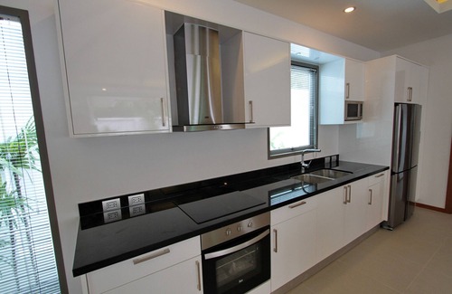 Rawai Villa | Rawai Ya Nui Beach Villa. Located 400 meters from the beach