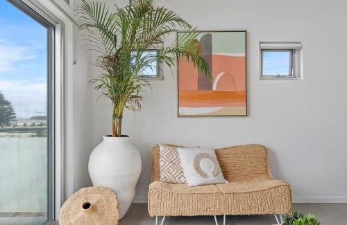 Wamberal Apartment | Ray of Sunshine, Wamberal Isyd