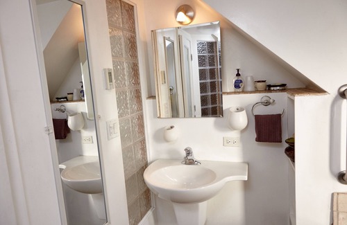 Bucktown Bed & Breakfast | Ray's Bucktown B&B