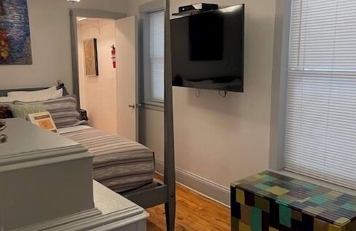 Bucktown Bed & Breakfast | Ray's Bucktown B&B