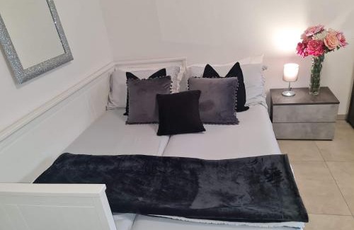 San Salvario Apartment | Raymihome Dante 2
