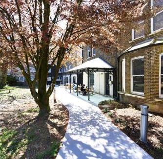 Brockley Apartment | Raymont Hall in London
