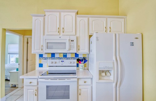 Navarre Beach House | Rays of Sunshine: Water View, Large Porches, Board Games, Bicycles, Ping Pong