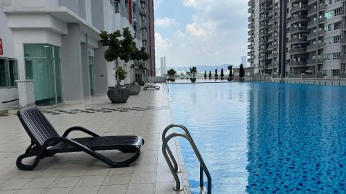 Salak South Apartment | Razak CITY Fully Air-Con Suite Sungai Besi KL
