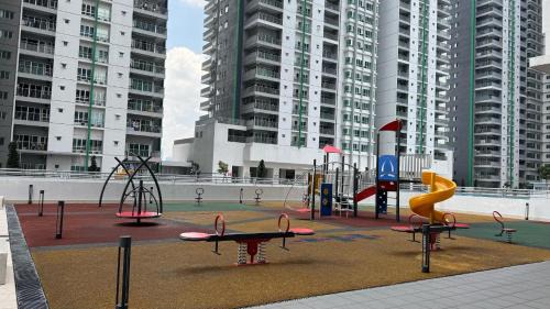 Salak South Apartment | Razak CITY Fully Air-Con Suite Sungai Besi KL
