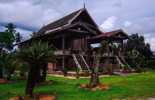 Kuala Berang Hotel | Razia Village