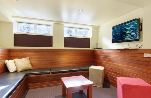 Hotham Heights Apartment | Razorback 5