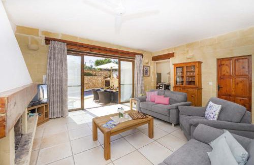 Ggantija House | Razzett Luna Holiday Home