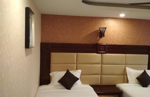 Poondithangal Hotel | RB GRAND RESIDENCY