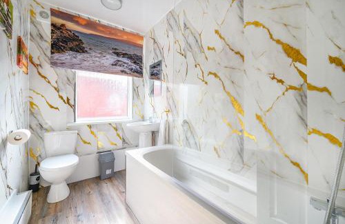 Beeston House | -RB15CFA- For Relaxed and Cosy stay with Free Parking