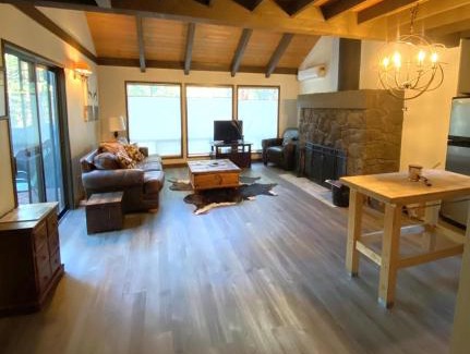 Black Butte Ranch House | RC8 - Cute & Cozy Cabin