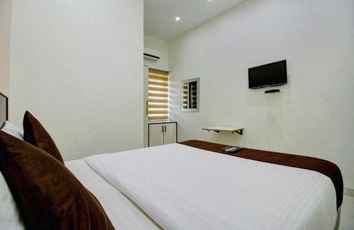 Pallavaram Hotel | RD Towers
