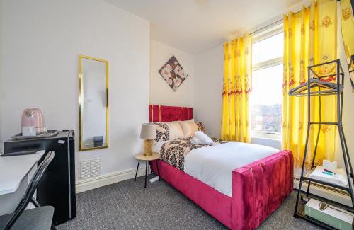 Beeston House | -RD15CFA- For Relaxed and Cosy stay with Free Parking