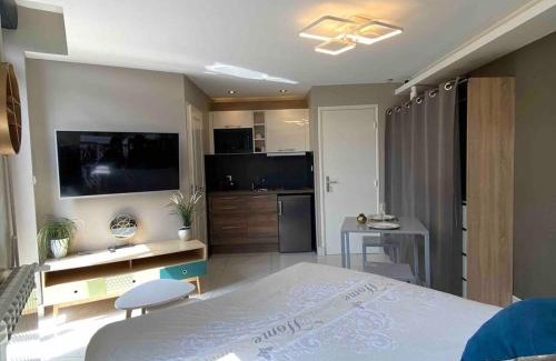 Montlucon Apartment | RDC 2 - Studio meublé centre-ville, au pied du pont Saint Pierre