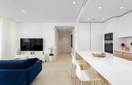 Ojen Apartment | RDR304 - Stunning 2 bedroom Palo Alto, pool, gym + more!