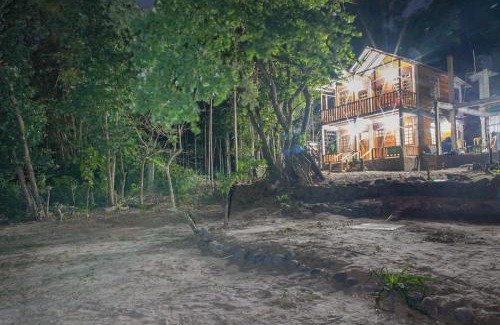 Laitmawsiang House | REACH DESTINATION RIVERSIDE RESORT, Dawki Umngot River