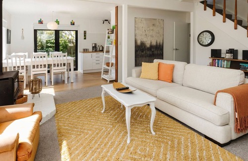 Oakura House | Reach the Beach - Privately nestled in native bush, just a short walk to stunning Oakura Beach