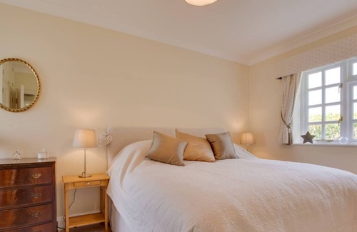 Abbess Roding House | Readers Retreat in the beautiful Tenterden