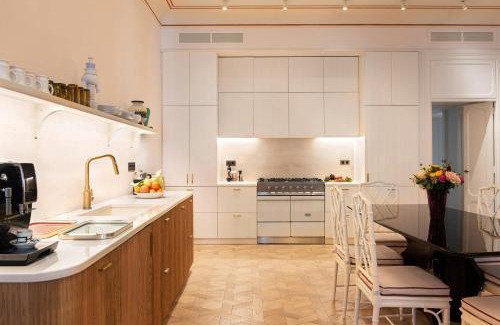 Rione VI Parione Apartment | ReadHostProfile&Scan! Luxury 3-Bedroom Roman Retreat with Terrace