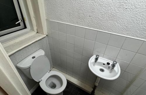 Blackpool Town Center Apartment | Reads Avenue 1 Bed Apartment - Next To H&A Social Club - Minutes from Winter Gardens & Town Centre!