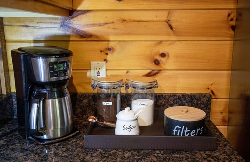 Gatlinburg - Pigeon Forge Cabin | Real Log Cabin W/⛰Amazing Views⛰, Hot Tub, Sauna, Games