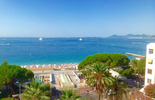 Juan-les-Pins Apartment | REAL SEA VIEW - TERRACE - BEACH FACE - CENTRAL (shops) - AIR CONDITIONING - WIFI